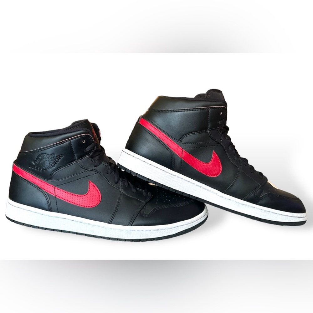 Nike Air Jordan’s 1 Mid Team Red Size 14 Men’s